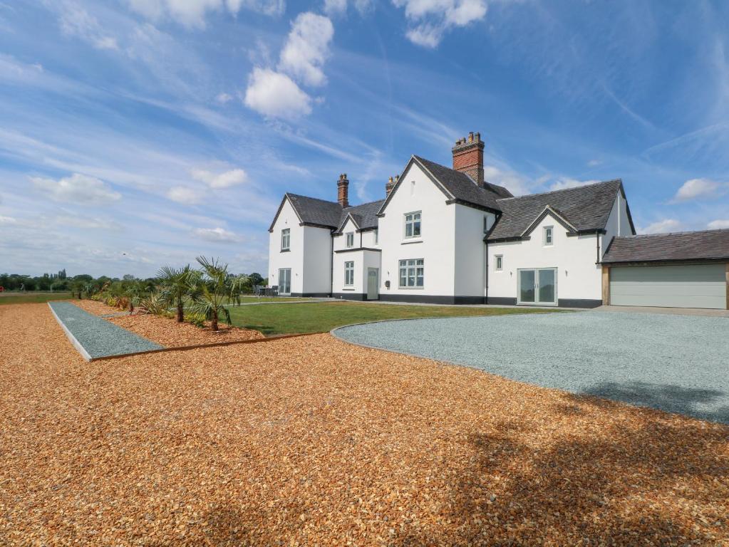 Meadow Manor And Spa, Whitchurch