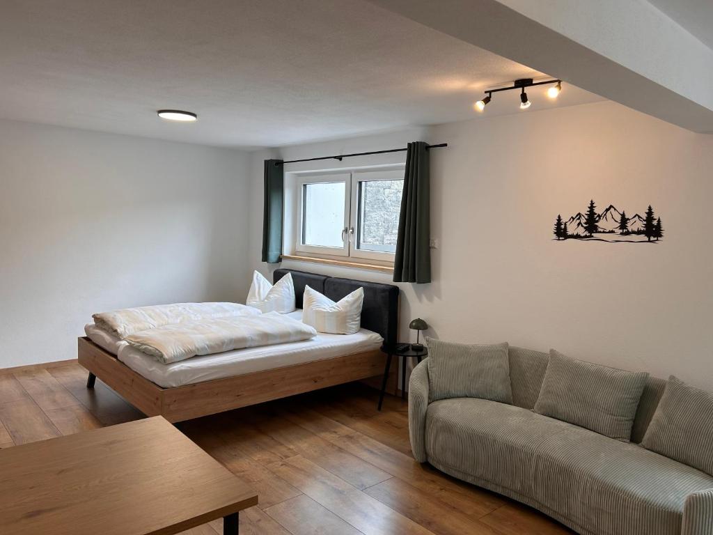 Apartment im Souterrain mit Terrasse - 3