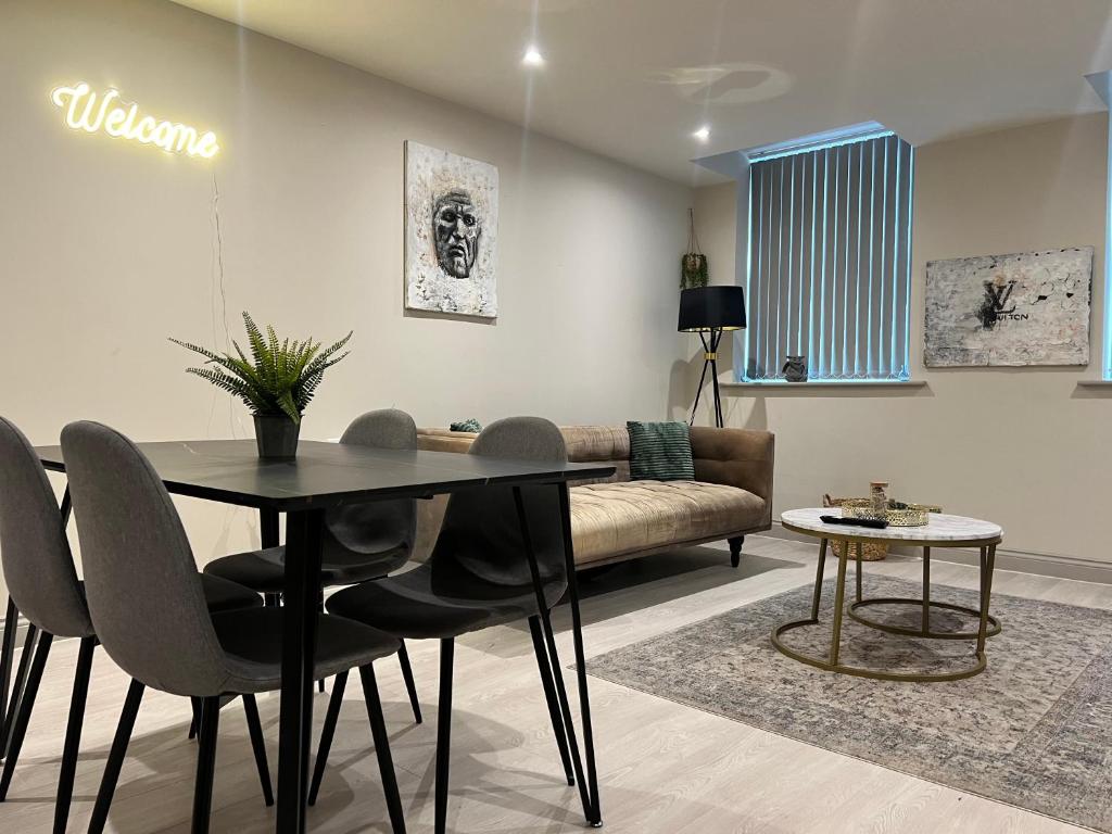 old, Central Station