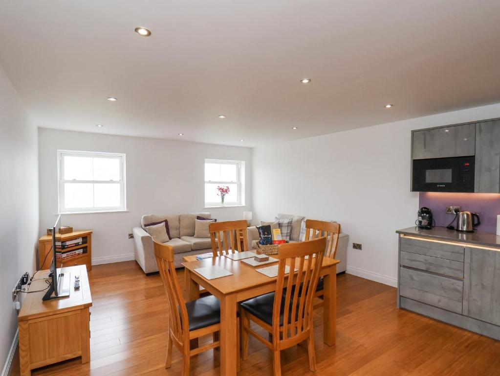 Sandsend View, Уитби