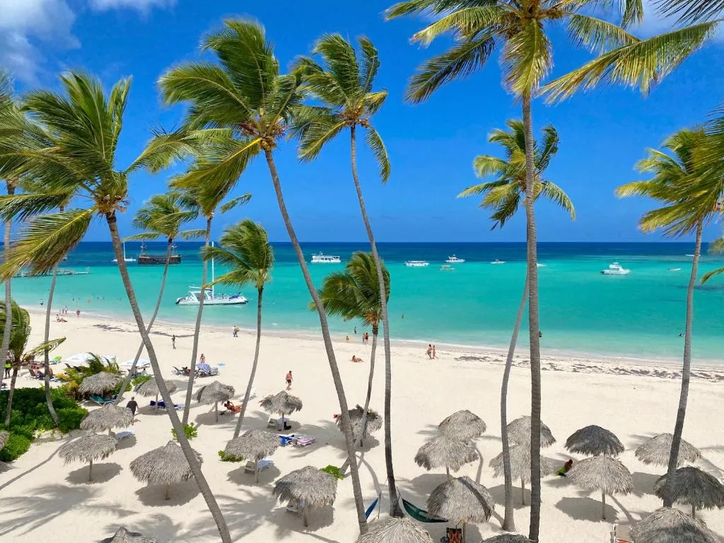 CARIBBEAN ROOFTOP POOL Ducassi HOTEL BEACH CLUB & SPA, hotel in Punta Cana