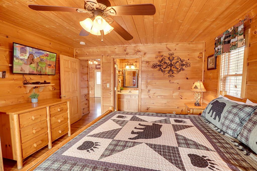 A Spectacular View by Venture Smoky Mountains, Gatlinburg