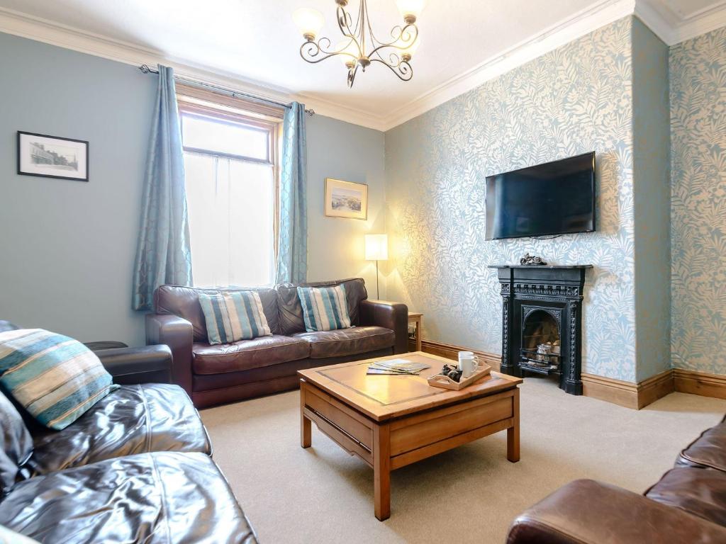 5 Bed in Tynemouth CN125, Tynemouth