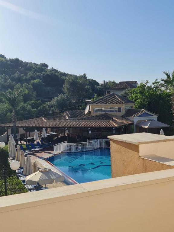 Hotel Petros — Swimming pool in Tsilivi, Ionian Islands