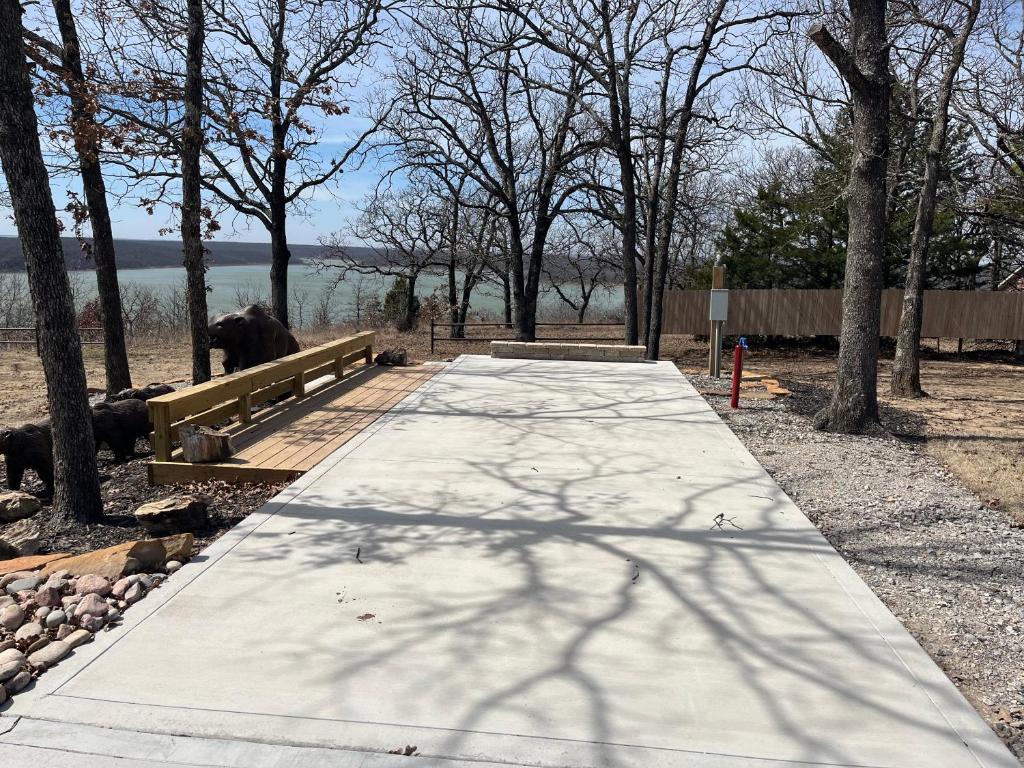 Private RV Pad next to Castle, Skiatook