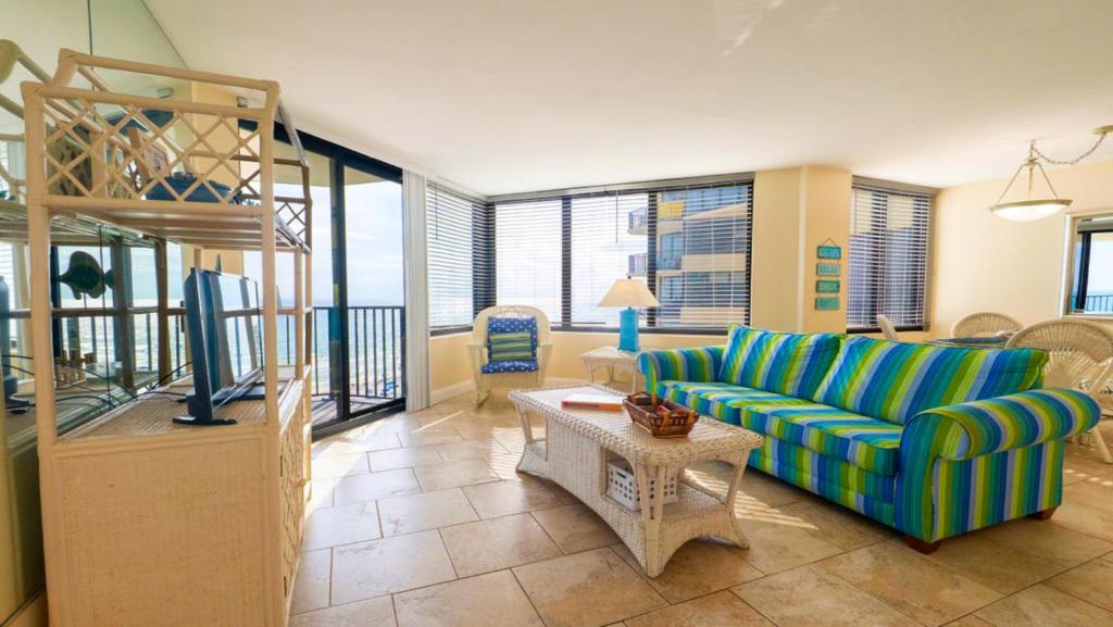 Sunbird Resort 10th Floor Amazing Sunsets - by Sunbird Rentals, Panama City Beach