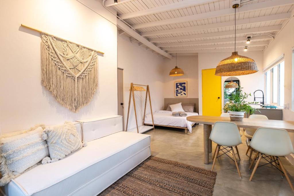 Apartamentos Primavera Manila by HOUSY HOST - 1