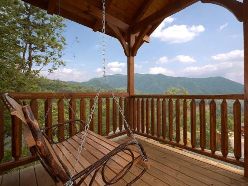 Viewtopia by Venture Smoky Mountains, Gatlinburg
