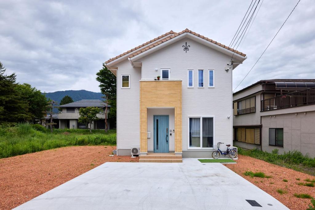 ブルースカイ富士, Fudžikawagučiko