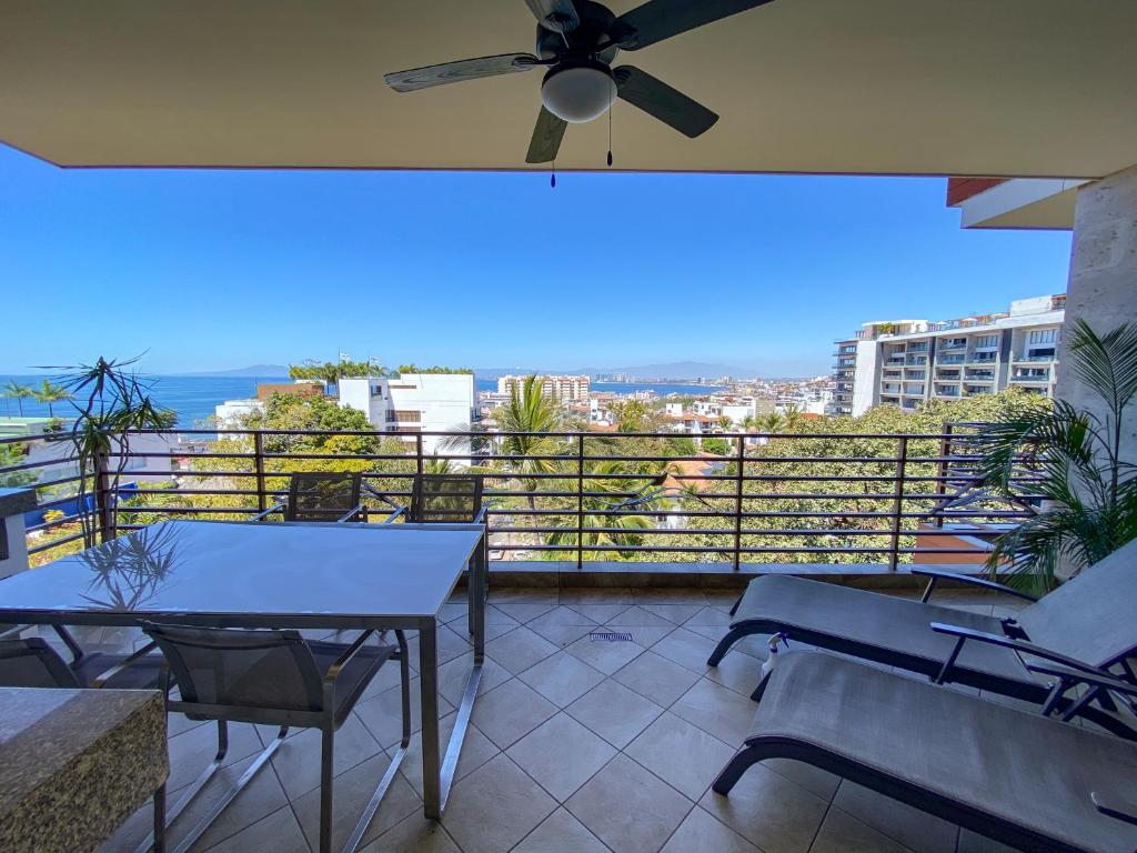 Residences by Pinnacle - Luxury 2 bed, 2 bath Romantic Zone condo - 5