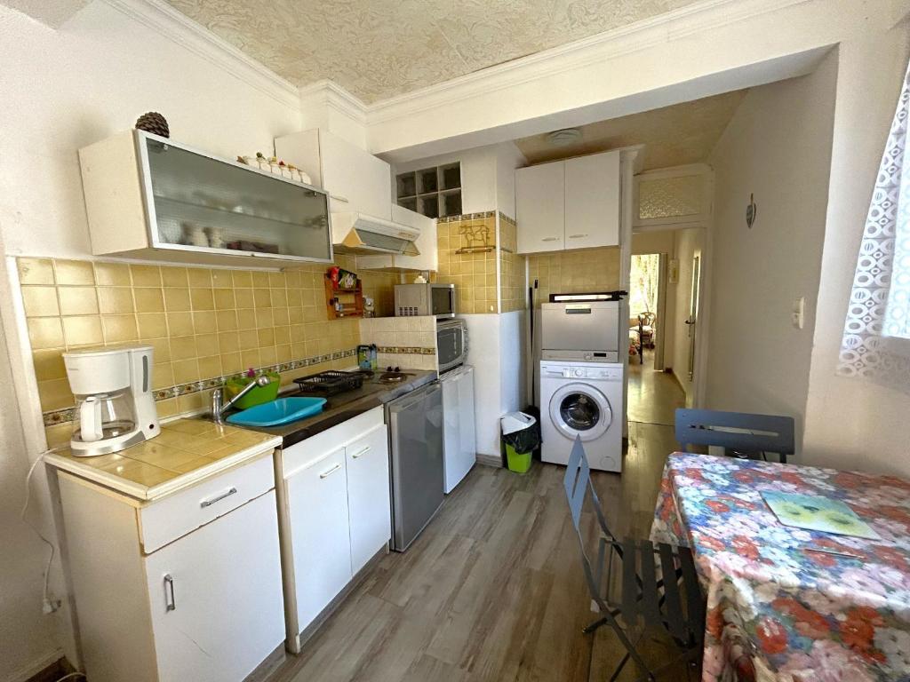 Appartement T2 proche plage avec terrasse - FR-1-837-16 - 4
