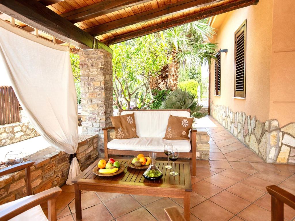 Stunning Villa in Contrada Sarmuci with Pool - 4