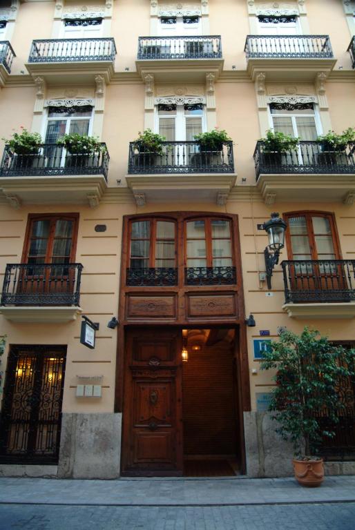 Ad Hoc Monumental 1881, Valencie