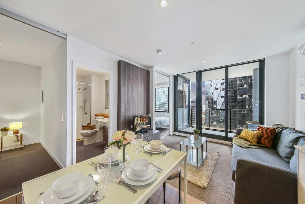 Perfectly Located 2BR Apartment by Southern Cross, Melbourne