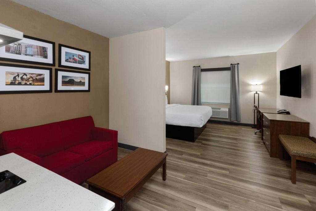Hawthorn Extended Stay by Wyndham College Station South, College Station