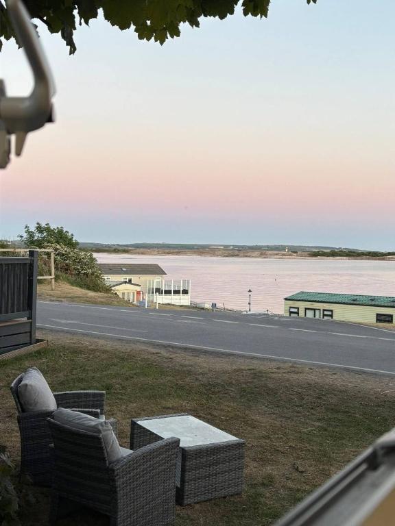 Lush Lake View, Millom