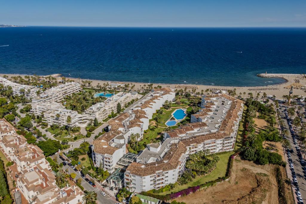 New Renovated Front Line Beach Playa Rocio Puerto Banus - 4