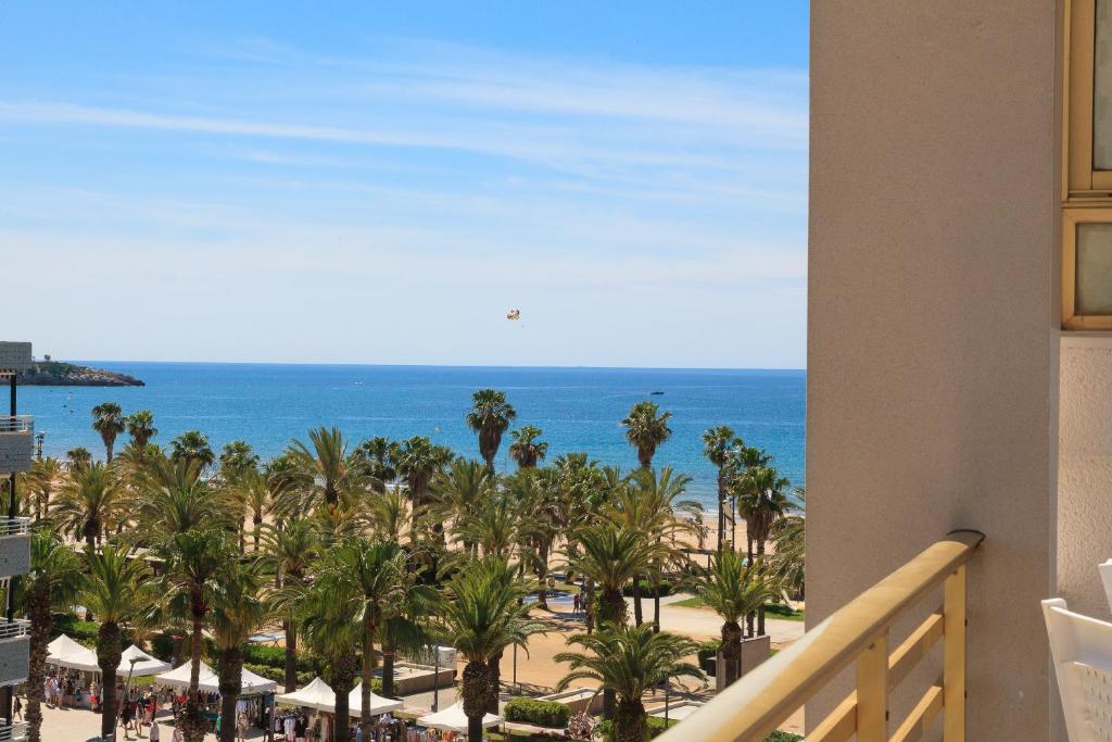 Prime Location Penthouse with Stunning Sea Views - 2