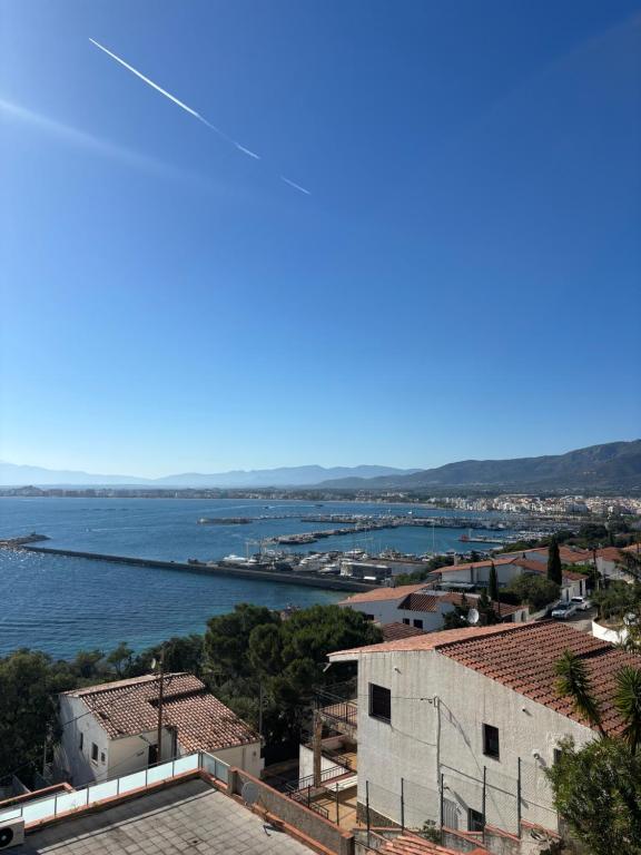 Appartement avec vue exceptionelle, Roses