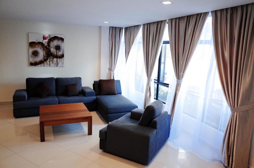 Shared lounge/TV area