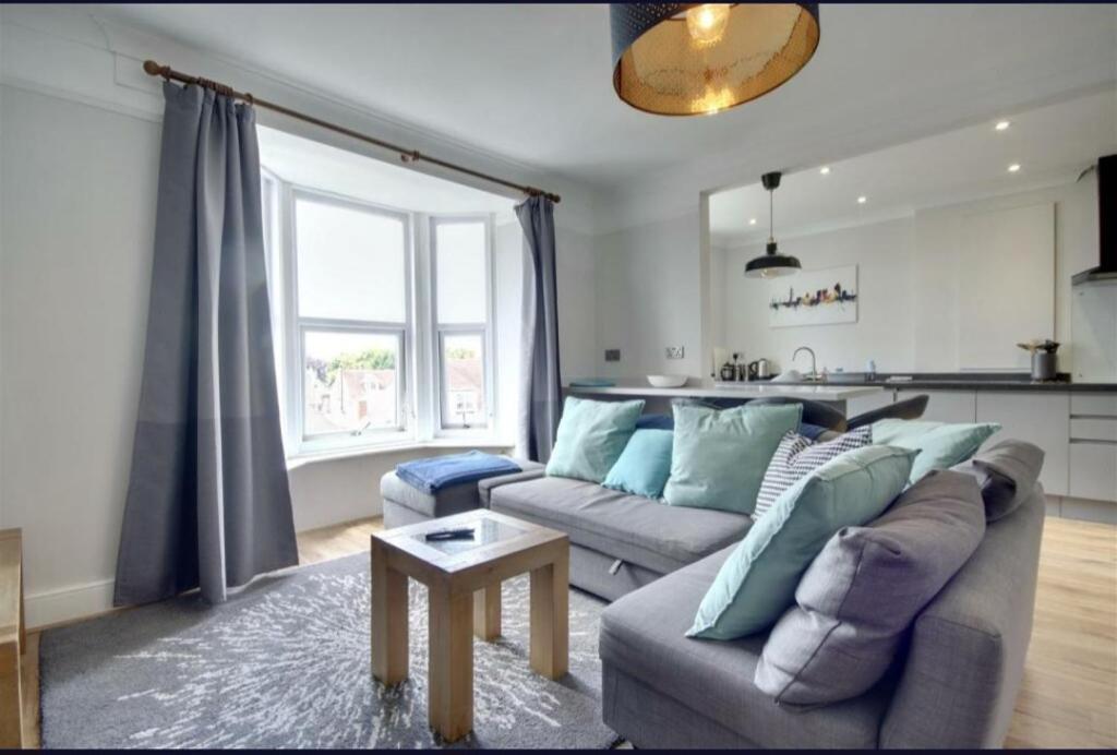 Lennox Lodge 2, Portsmouth