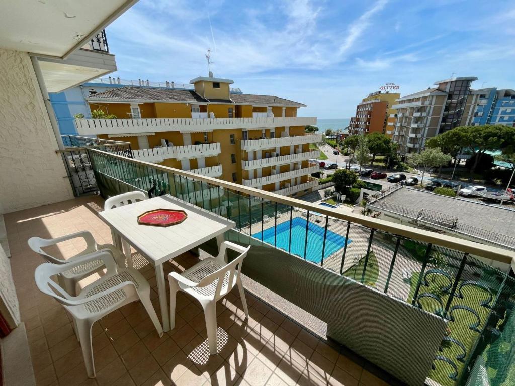 Superb apartment with swimming pool, Porto Santa Margherita di Caorle