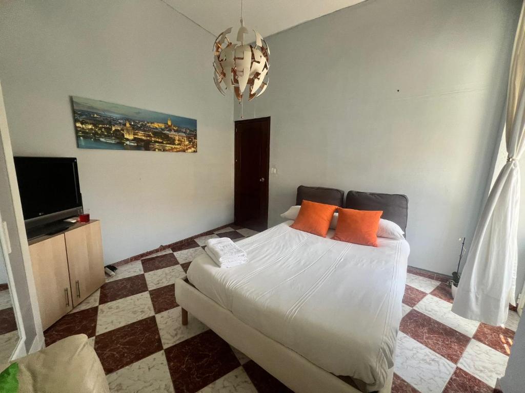 Santa Isabel Low Cost Rooms in private house - 2