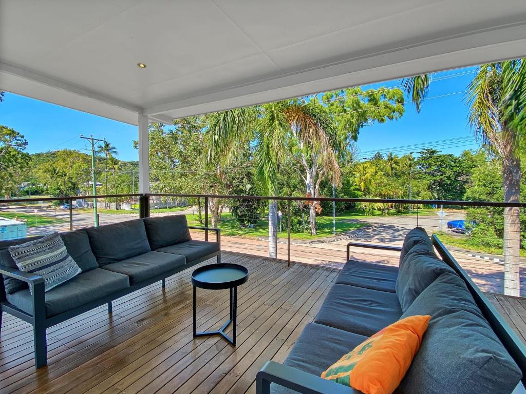 The Deck on Picnic, Picnic Bay