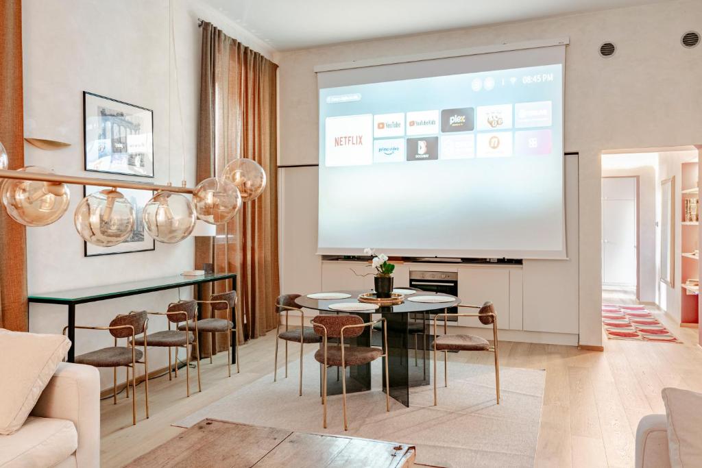 Unique Piazza Navona 2 Bedrooms and Home Cinema - 3
