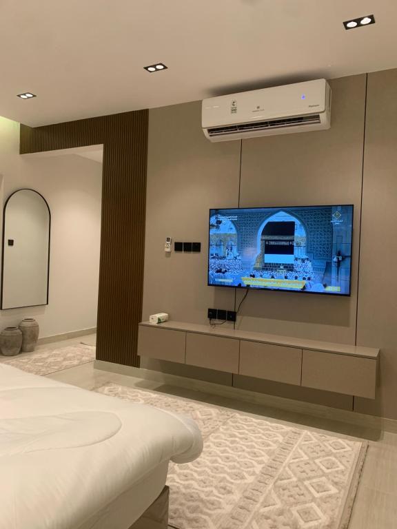 استديو انيق, Rijád