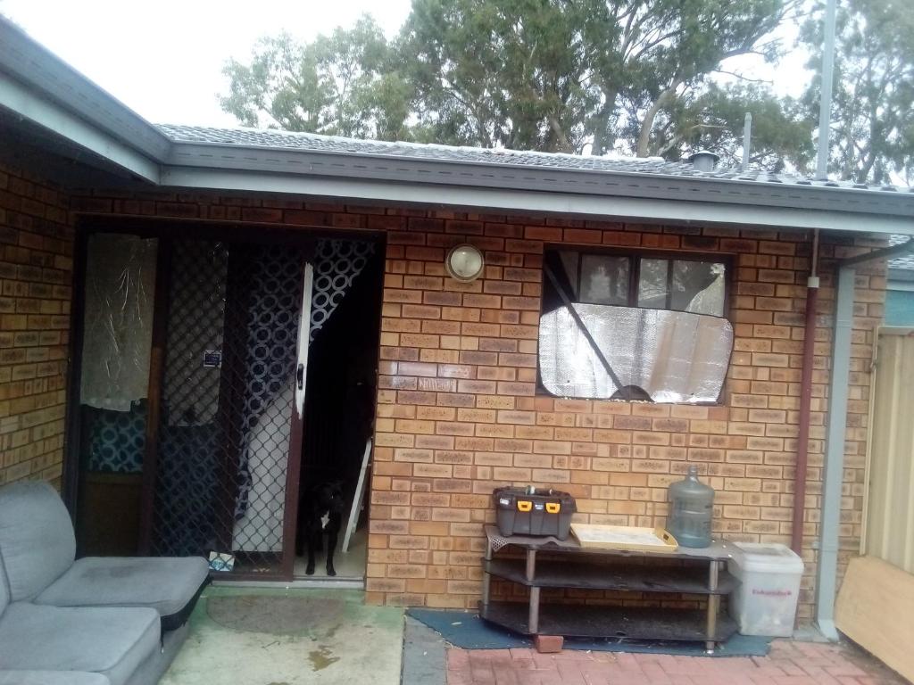 The unit in the corner of the cul-de-sac, Perth