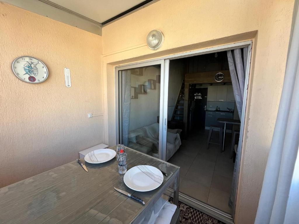 Sète: 2 pièces mezzanine à 300m de la plage avec parking sécurisé - FR-1-338-621 - 4