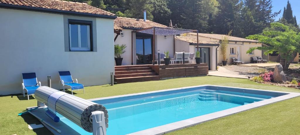 Dans la nature, villa de Standing avec piscine chauffée, jaccusi extérieur, Clermont-lʼHérault