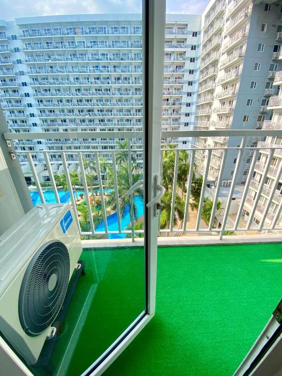 OASIS by JK Suites, Manila