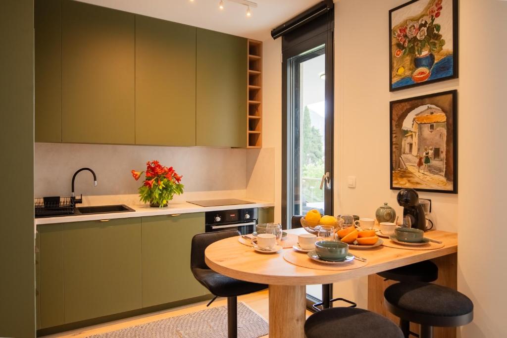 VIRA Bright and Airy 2BR Home with Terrace in Tivat - 5