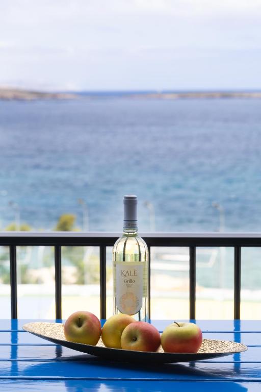 Seafront living with private Garage, St Paul's Bay