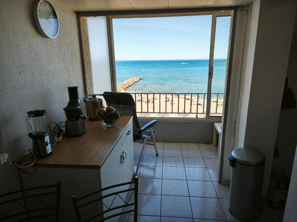 Appartement 50 m2 climatisé en front de mer, plage à 10m - 4