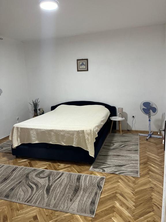 R&S two bedroom apartment - 2
