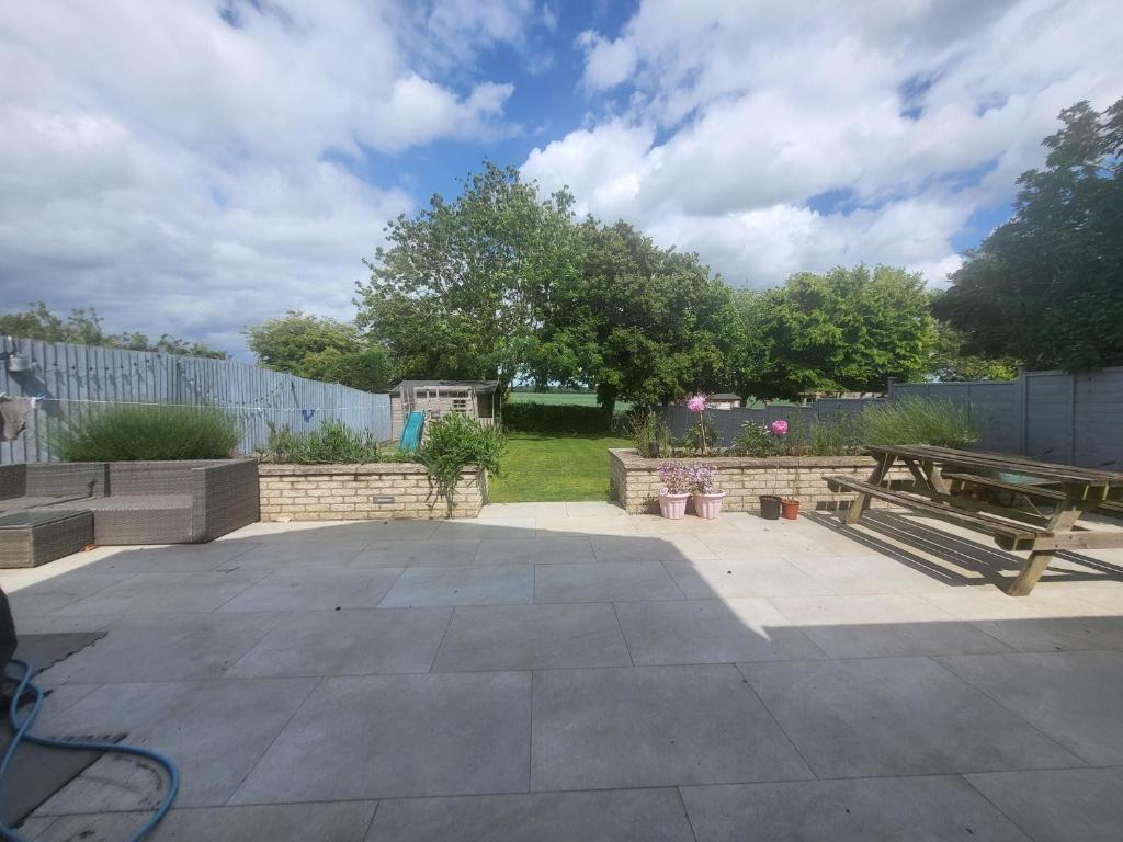 Silverstone - 5 Bed - Sleeps 10, Towcester