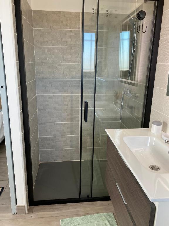 Studio et chambres V I P - 3
