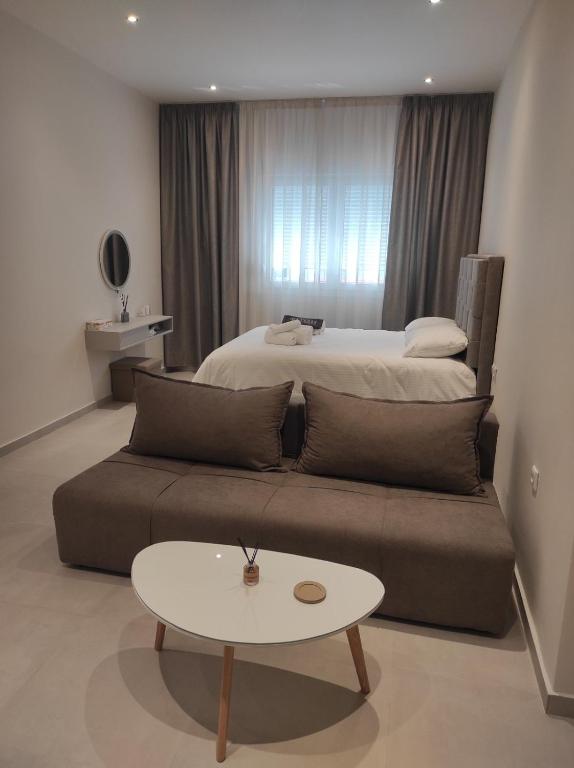 Elli Studio on Ermou 246, Volos