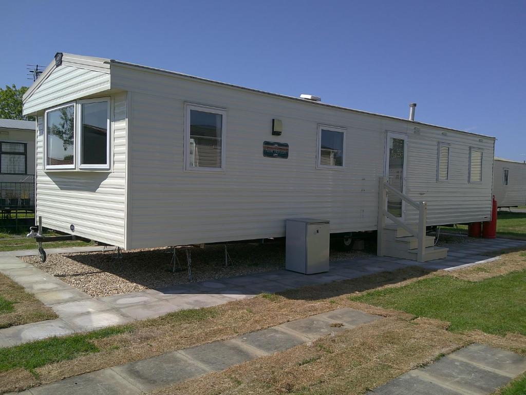 Kingfisher New Horizon KF II 8 Berth, heated, Close to site entrance, Ingoldmells