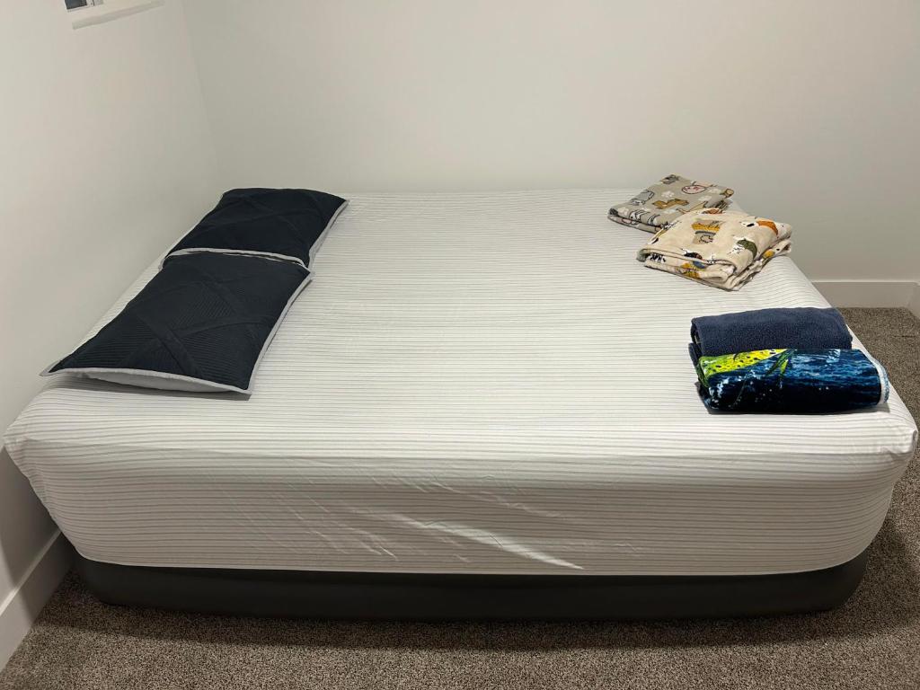 New Room with Airbed Mattress Queen in Down Floor, Eagle Mountain
