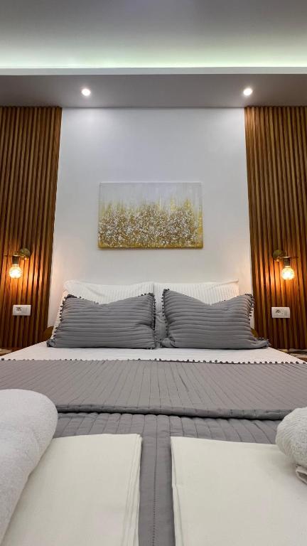 Golden Sun Apartments - 3