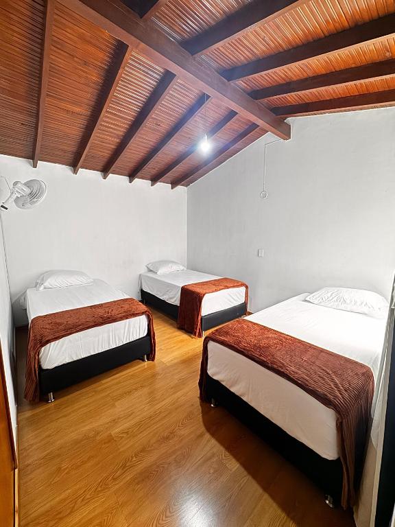 Hostal Galería de la Montaña, Medellin - 4