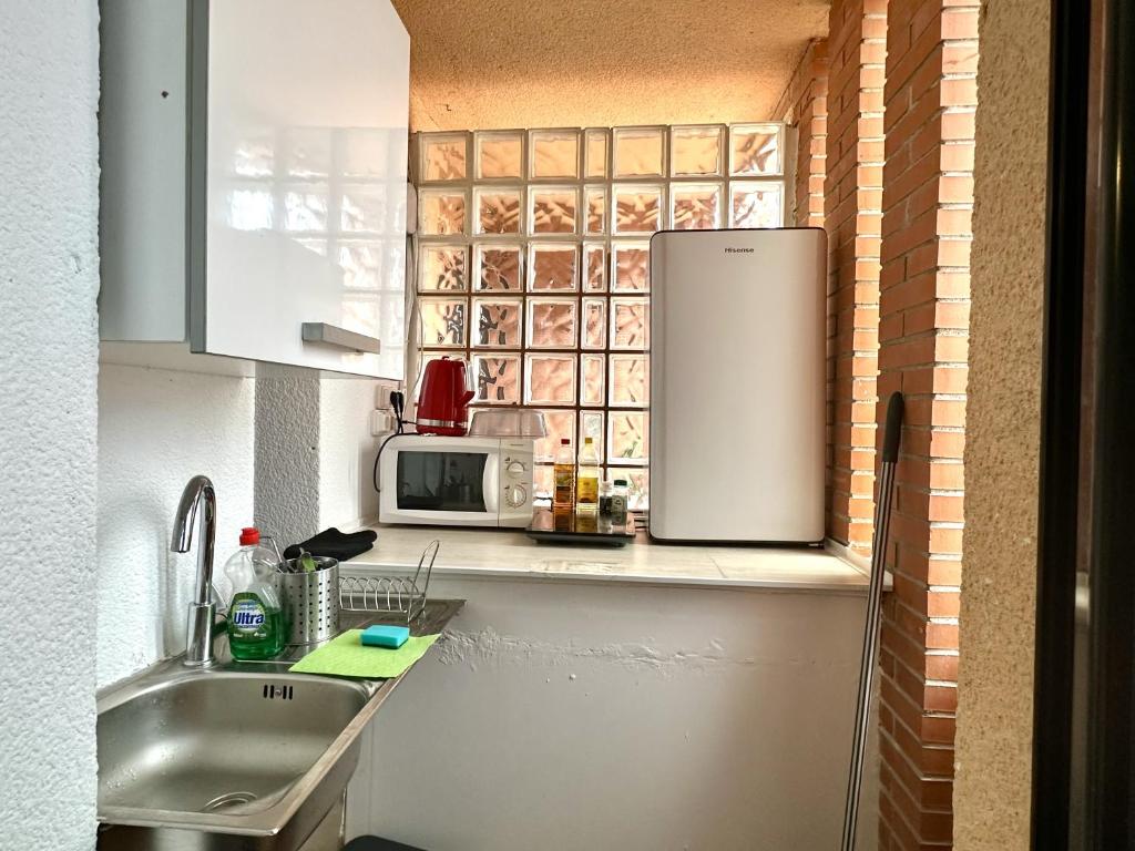 Habitacion con baño privado y mini-cocina privada en casa particular, acceso independiente - 2
