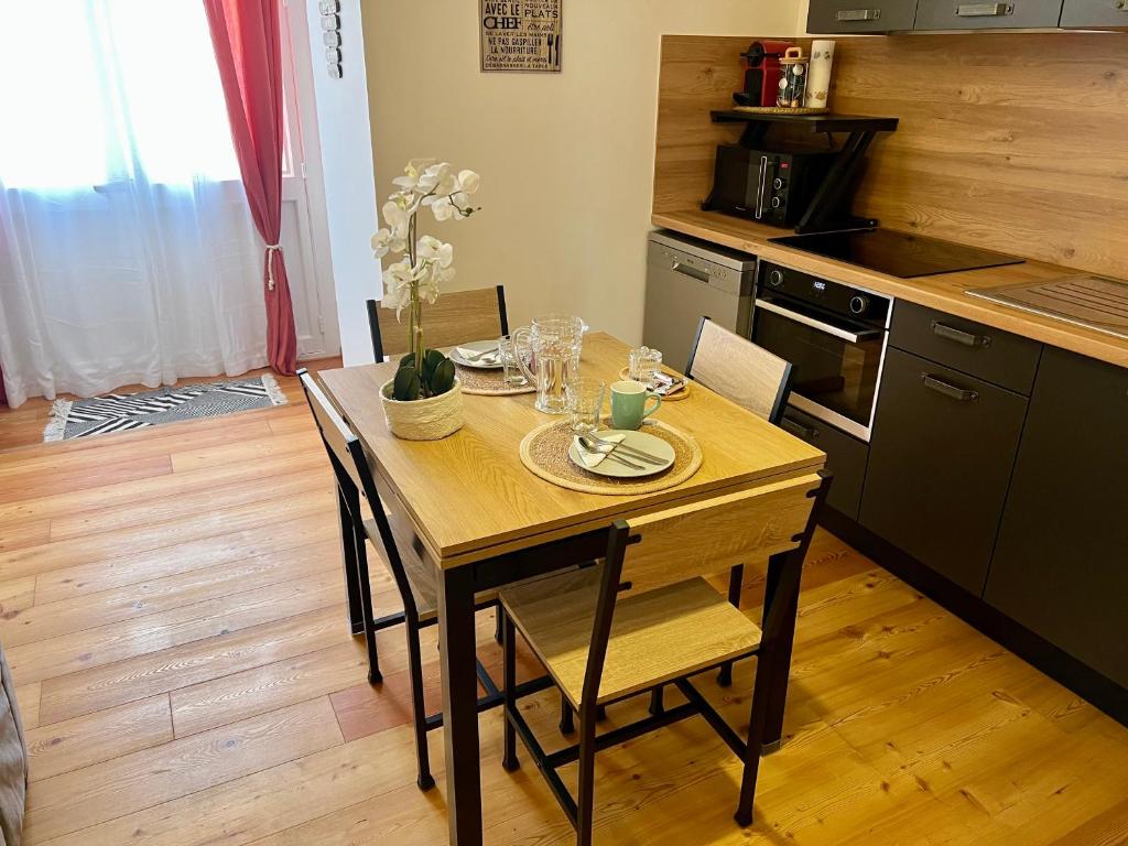 Villa Anita -centre ville -parking privé -wifi - 5