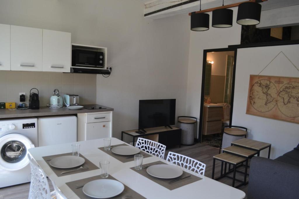 Appartement Proche Quai Rouget - 2