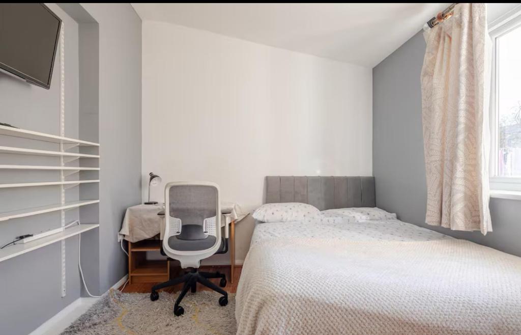 Nice and spacious room, Chesterton