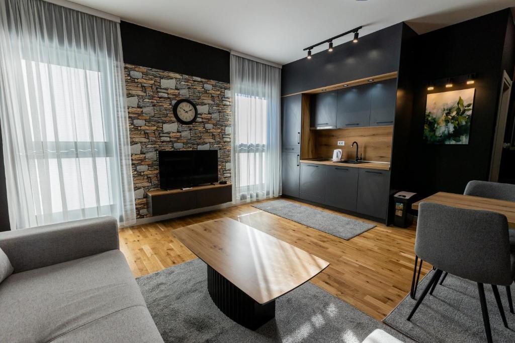 Field Apartments and SPA Kolasin - 4